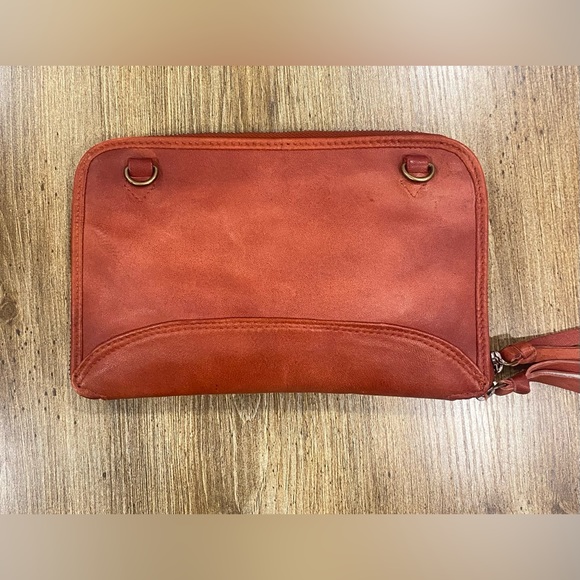 SOLD  Free People Convertible Clutch/Crossbody Leather Purse - Picture 2 of 7